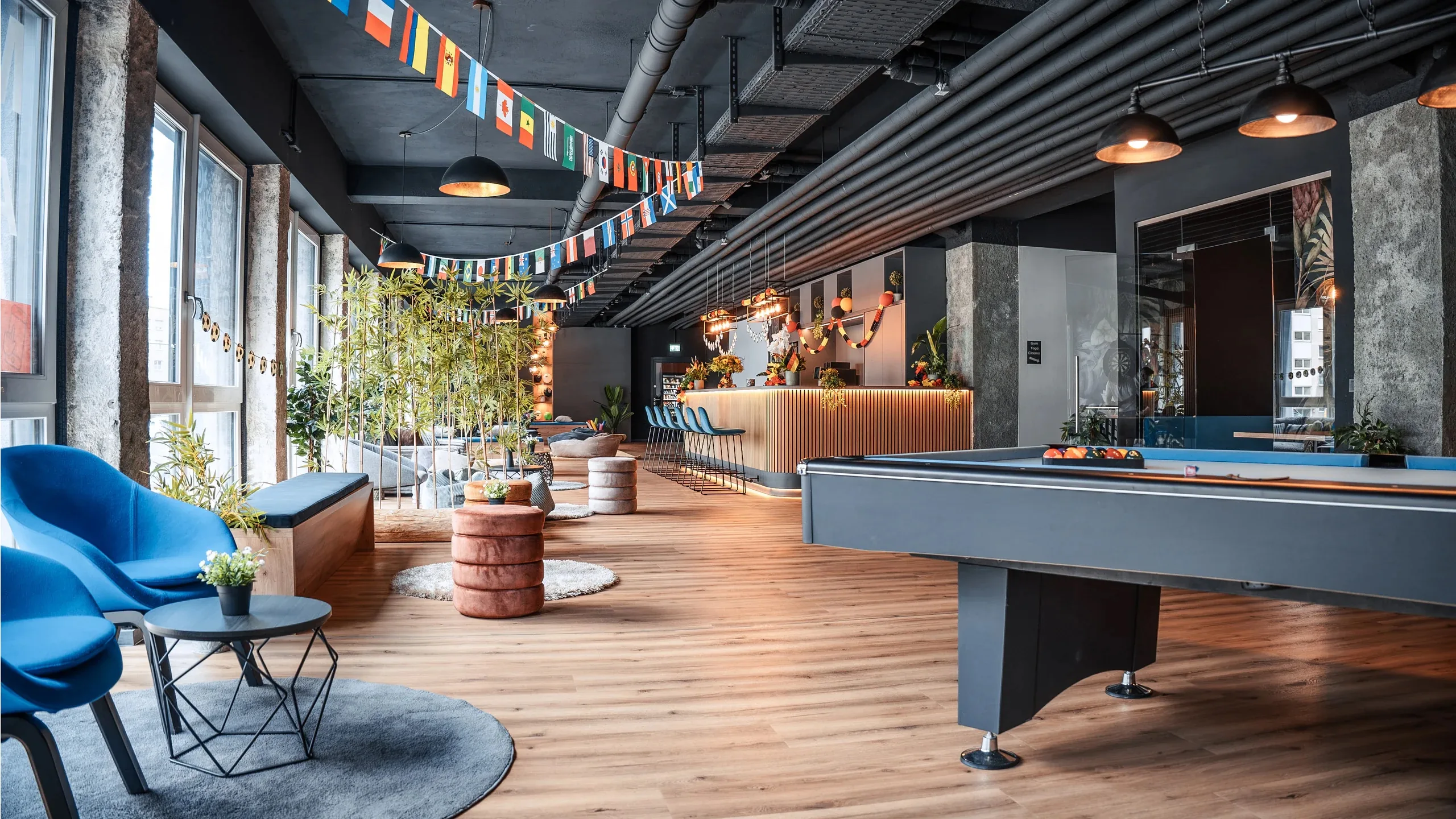Billardtisch in der Lounge der Eighty-Eight Apartments Nürnberg